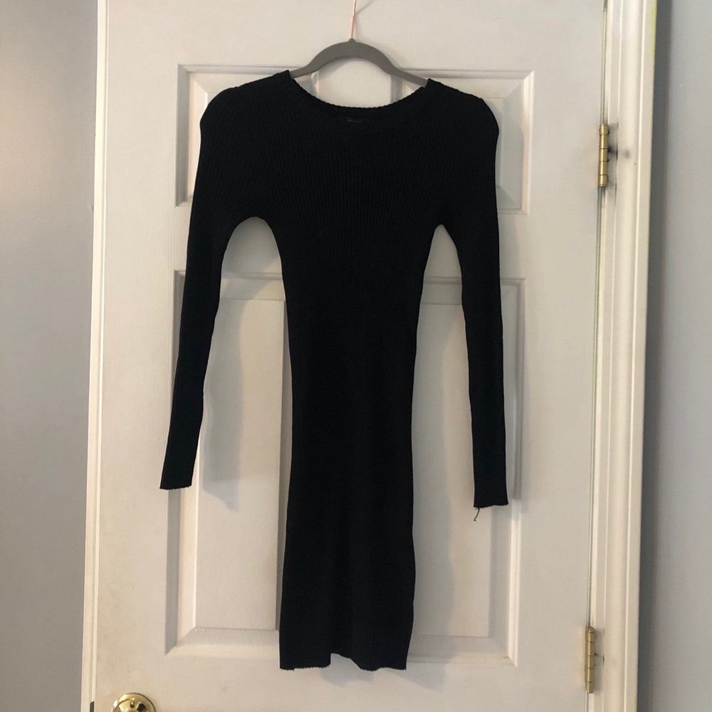 Ribbed black dress